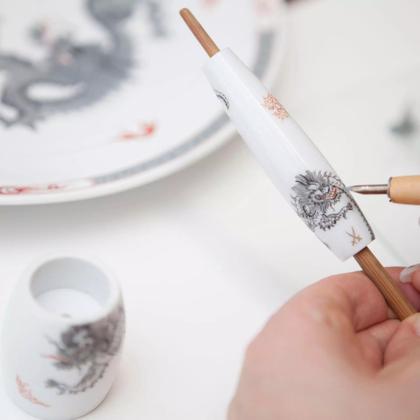 Meissen Rasierer Ming-Drache Gillette Fusion Mühle Edition mit Monogramm – Porzellanwaren Sonstige Accessoires in weiß und aus Porzellan. – Ansicht 4