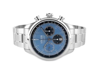 Herrenuhren Chronograph aus Edelstahl. Das Gehäuse ist rund und silber. Das Edelstahlarmband ist silber. Das Zifferblatt ist arabisch Index und blau.