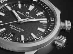 Maurice Lacroix Pontos S Diver Automatik Edelstahl 42mm schwarzes Zifferblatt schwarzes Kautschukband – Herrenuhren Uhr mit Datum aus Edelstahl und Kautschuk. Das Gehäuse ist rund und silber. Das Kautschuk / Kunststoff / Silikon Armband ist schwarz. Das Zifferblatt ist ein Index in schwarz. – Ansicht 3
