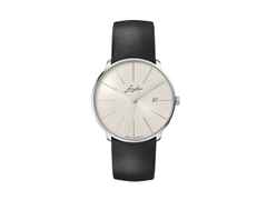 Junghans Meister fein Kleine Automatic Edelstahl 39mm weißes Zifferblatt schwarzes Lederband – Herrenuhren Uhr mit Datum aus Edelstahl und Leder. Das Gehäuse ist rund und silber. Das Lederarmband ist schwarz. Das Zifferblatt ist ein Index in grau.