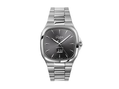 Herrenuhren Uhr mit Datum aus Edelstahl. Das Gehäuse ist quadratisch und silber. Das Edelstahlarmband ist silber. Das Zifferblatt ist ein Index in grau.