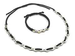 Juwelier Roller | Atelier BikeChains Fahrradketten-Halskette mit schwarzem Textilband – Halsschmuck Collier in schwarz und aus Titan. – Ansicht 2