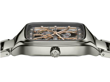Rado True Square Open Heart Automatik Keramik 38mm graues Zifferblatt graues Keramikband – Herrenuhren Uhr ohne Datum aus Keramik und Titan. Das Gehäuse ist quadratisch und grau. Das Keramikarmband ist grau. Das Zifferblatt ist skelettiert und grau. – Ansicht 3
