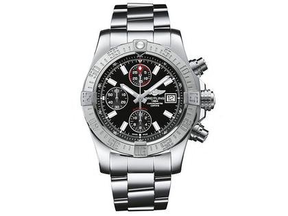 Breitling Avenger Chronograph II Automatik schwarz Index Metallband – Herrenuhren Chronograph aus Edelstahl. Das Gehäuse ist rund und silber. Das Edelstahlarmband ist silber. Das Zifferblatt ist ein Index in schwarz.