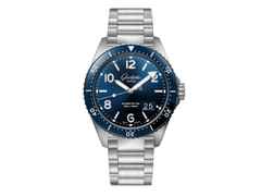 Glashütte Original SeaQ Panoramadatum Automatik Edelstahl 43mm blaues Zifferblatt Metallband – Herrenuhren Uhr mit Datum aus Edelstahl und Keramik. Das Gehäuse ist rund und silber. Das Edelstahlarmband ist silber. Das Zifferblatt ist arabisch Index und blau.