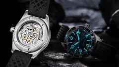 Glashütte Original SeaQ Automatik Edelstahl 40mm schwarzes Zifferblatt schwarzes Kautschukband mit Glasboden – Herrenuhren Uhr mit Datum aus Edelstahl und Keramik. Das Gehäuse ist rund und silber. Das Kautschuk / Kunststoff / Silikon Armband ist schwarz. Das Zifferblatt ist arabisch Index und schwarz. – Ansicht 2