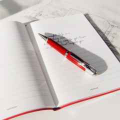 Montblanc Special Edition Great Characters Enzo Ferrari Kugelschreiber – Schreibgeräte Kugelschreiber in rot und aus Edelharz und platiniert. – Ansicht 5