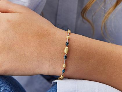 Nanis Dancing in the Rain Azure Armband Gelbgold London Blue Topas – Armschmuck Armband aus 750 Gelbgold. – Ansicht 2