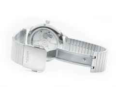 Nomos Glashütte Club Sport neomatik 42 Datum Automatik Edelstahl 42mm schwarzes Zifferblatt Metallband – Herrenuhren Uhr mit Datum aus Edelstahl. Das Gehäuse ist rund und silber. Das Edelstahlarmband ist silber. Das Zifferblatt ist arabisch Index und schwarz. – Ansicht 6