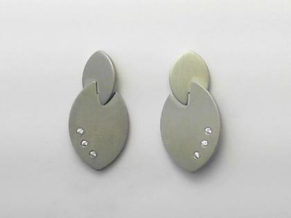 Classic Ohrschmuck Edelstahl mit Brillant – Ohrschmuck Ohrstecker aus Edelstahl.