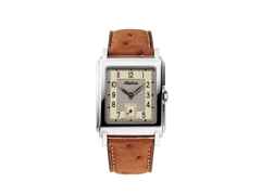 Alpina Alpiner Heritage Carrée Automatic 140 Years Edelstahl 32,5x39mm beiges Zifferblatt braunes Lederband – Herrenuhren Uhr ohne Datum aus Edelstahl und Leder. Das Gehäuse ist rechteckig und silber. Das Lederarmband Strauß ist braun. Das Zifferblatt ist arabisch und beige.