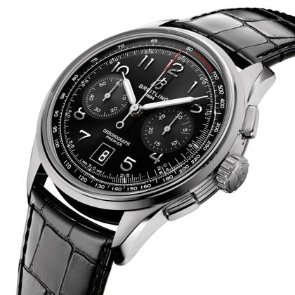 Breitling Premier B01 Chronograph 42 Automatik Edelstahl schwarzes Zifferblatt schwarzes Lederband – Herrenuhren Chronograph aus Edelstahl und Leder. Das Gehäuse ist rund und silber. Das Lederarmband Kroko / Alligator ist schwarz. Das Zifferblatt ist arabisch und schwarz. – Ansicht 2