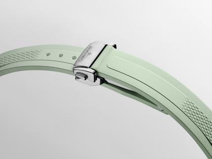 Longines Conquest Automatik Edelstahl 34mm grünes Zifferblatt grünes Kautschukband – Damenuhren Uhr mit Datum aus Edelstahl und Kautschuk. Das Gehäuse ist rund und silber. Das Kautschuk / Kunststoff / Silikon Armband ist grün. Das Zifferblatt ist ein Index in grün. – Ansicht 5