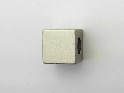 Apero Anhänger Würfel Aluminium 8mm Titanfarben – Anhänger Anhänger ohne Besatz aus Aluminium.