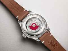 Oris Big Crown Pointer Date X Cervo Volante Automatik Edelstahl 40mm orangefarbenes Zifferblatt braunes Lederband – Herrenuhren Uhr mit Datum aus Edelstahl und Leder. Das Gehäuse ist rund und silber. Das Lederarmband ist braun. Das Zifferblatt ist arabisch und orange. – Ansicht 5