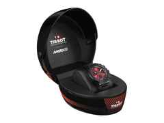 Tissot T-Race MotoGP                    2026 Chronograph Limited Edition Quarz Edelstahl 45mm schwarz-rotes Zifferblatt schwarzes Silikonband – Herrenuhren Chronograph aus Edelstahl und PVD beschichtet. Das Gehäuse ist rund und schwarz. Das Kautschuk / Kunststoff / Silikon Armband ist schwarz. Das Zifferblatt ist ein Index in schwarz. – Ansicht 7